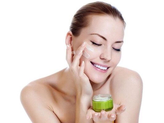 glycerin có mặt trong các sản phẩm trẻ hóa da nhờ công dụng dưỡng ẩm
